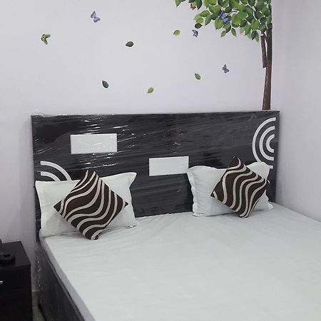 Oyo Rajdhani Guest House Faridabad Buitenkant foto