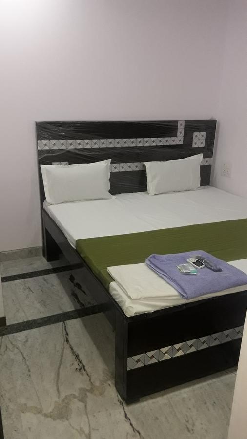 Oyo Rajdhani Guest House Faridabad Buitenkant foto