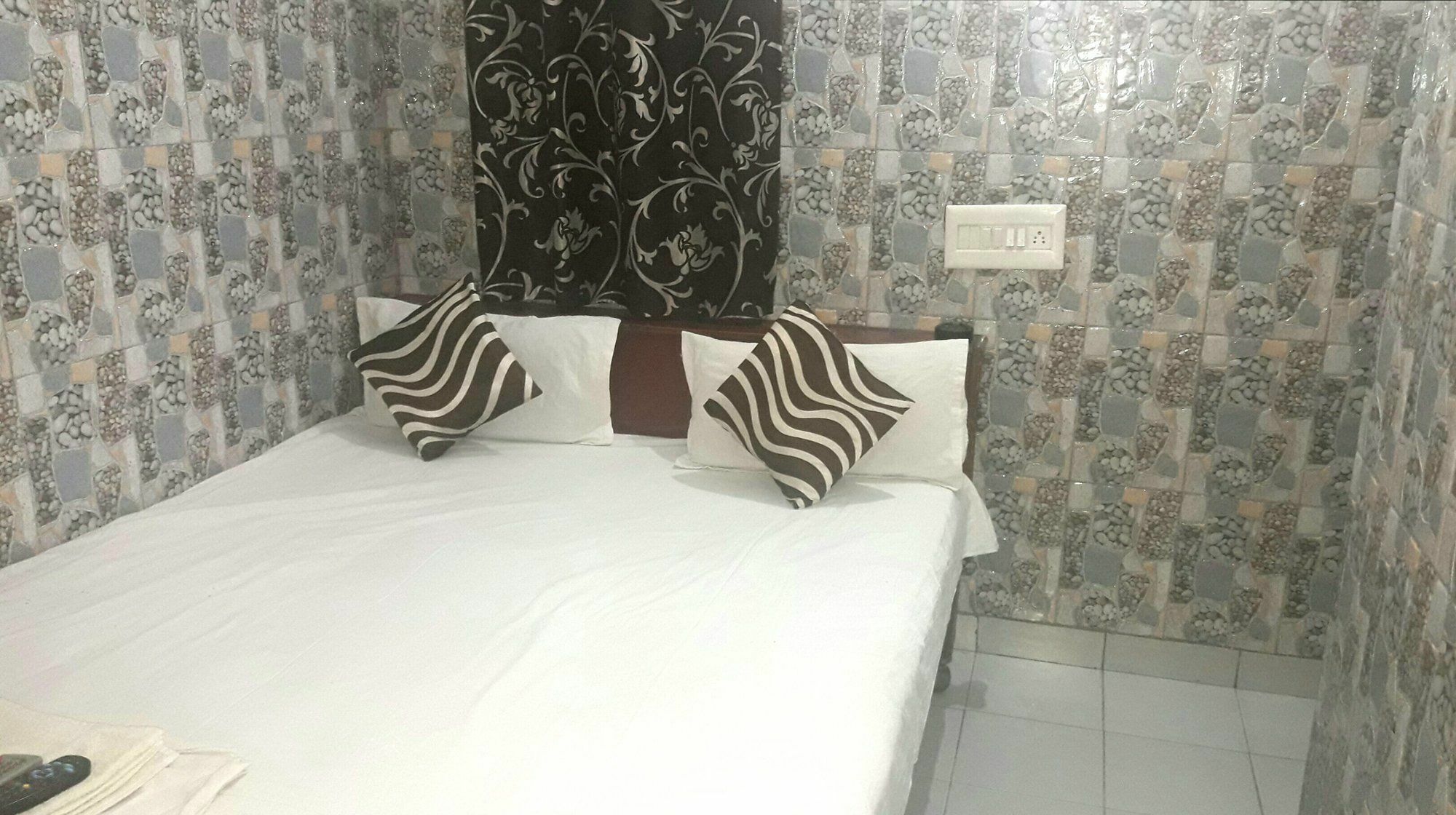 Oyo Rajdhani Guest House Faridabad Buitenkant foto